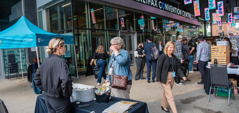 Local Program Pop Up Market - Photo Credit @stoometzphoto