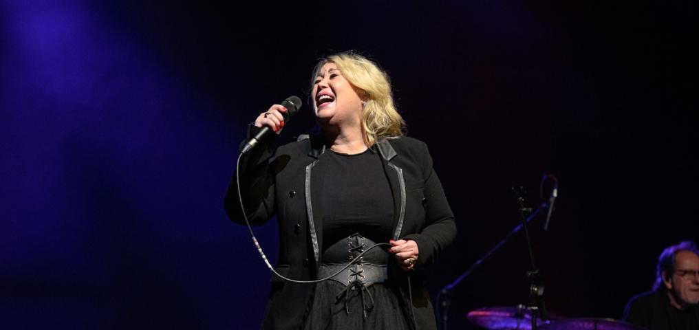 Jann Arden performs (Photo: James Bennett)
